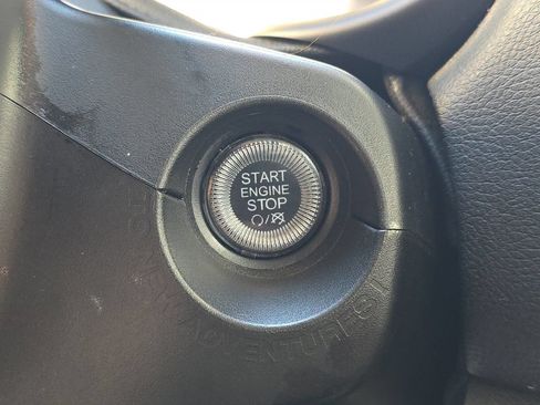Used 2023 Jeep Renegade Trailhawk AWD/4WD image 20