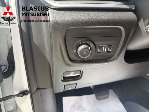 Used 2023 Jeep Grand Cherokee Overland AWD/4WD image 23