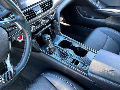 Used 2018 Honda Accord Sport image 15