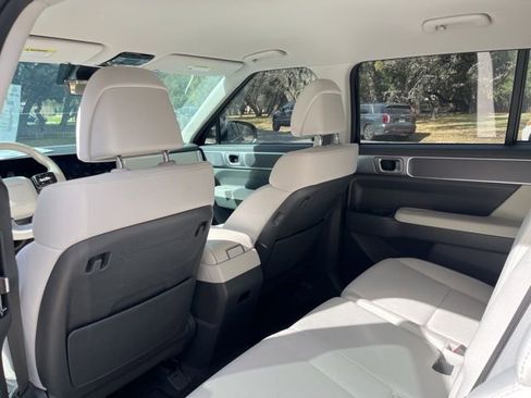 Used 2024 Hyundai Santa Fe SE image 9