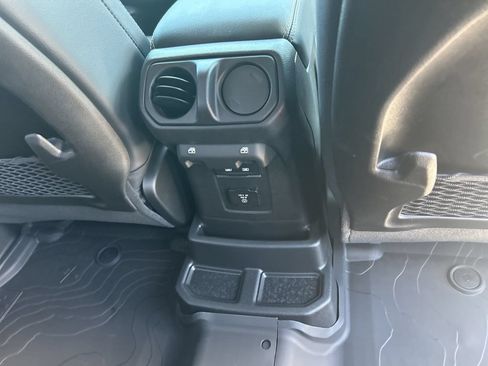Certified 2025 Jeep Wrangler Unlimited Sahara AWD/4WD image 30