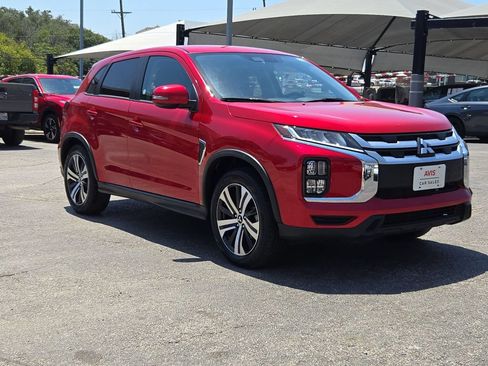 Used 2025 Mitsubishi Outlander Sport SE AWD/4WD image 3