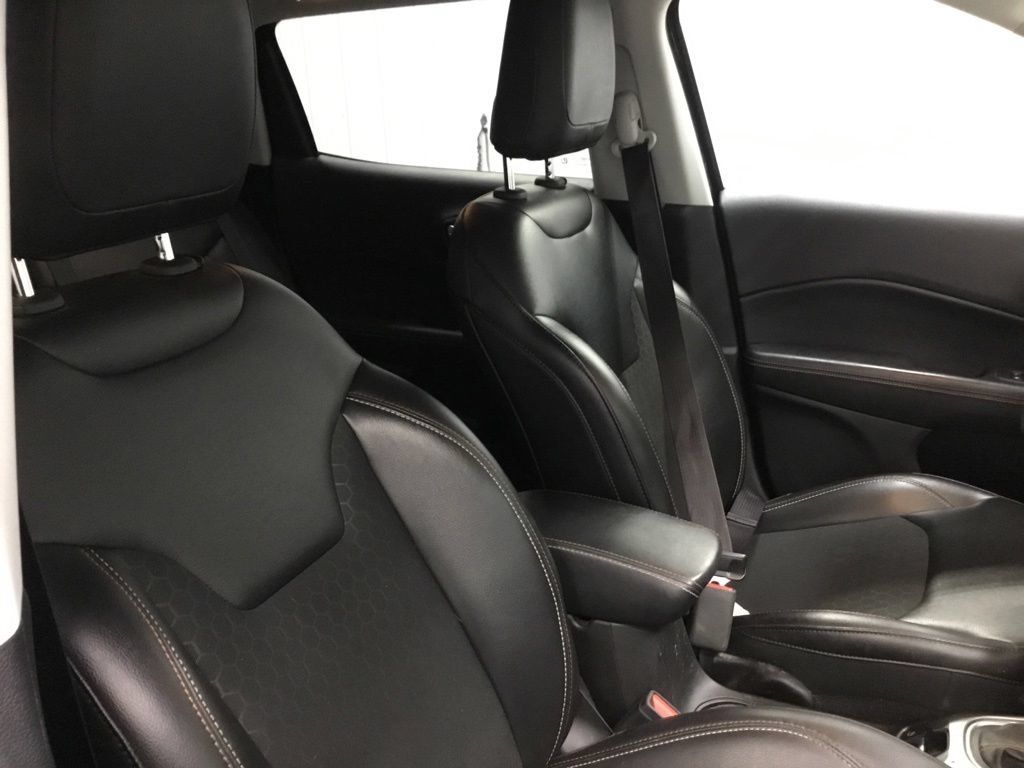 Used 2020 Jeep Compass Latitude w/ Cold Weather Group AWD/4WD image 38