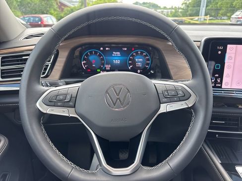 Certified 2026 Volkswagen Atlas SE w/ Panoramic Sunroof Package FWD image 16