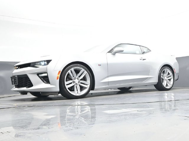 Used 2018 Chevrolet Camaro SS RWD image 36