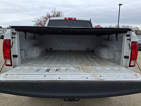 Used 2018 RAM 2500 Tradesman w/ Chrome Appearance Group image 30