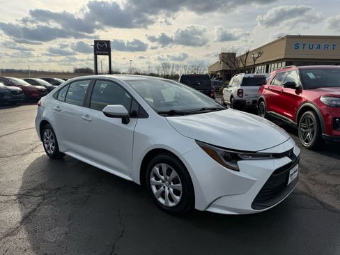 Used 2024 Toyota Corolla LE image 1