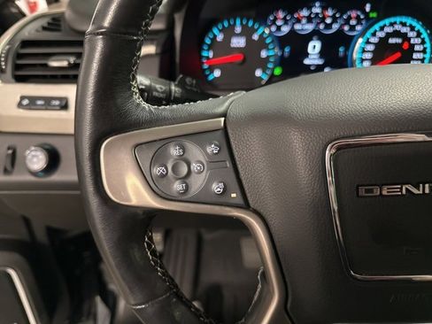 Used 2019 GMC Yukon Denali w/ Denali Ultimate Package image 12