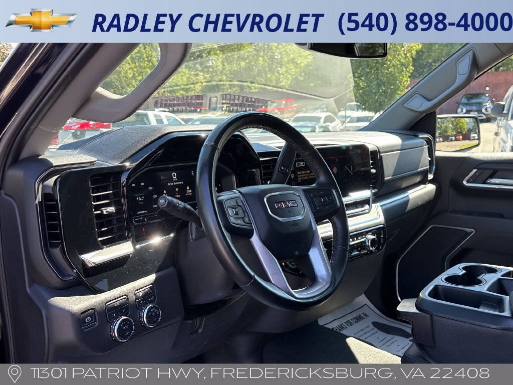 Used 2025 GMC Sierra 1500 SLT AWD/4WD image 4