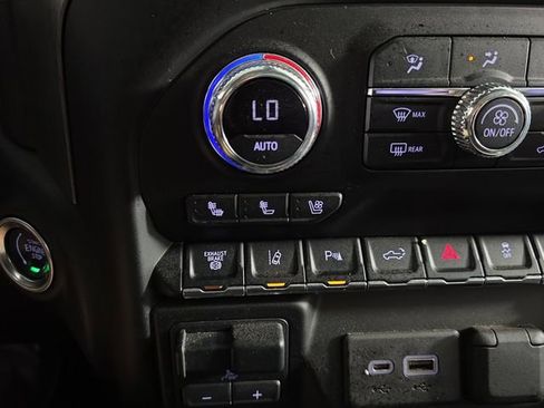 Certified 2020 GMC Sierra 2500 Denali w/ Denali Ultimate Package AWD/4WD image 19
