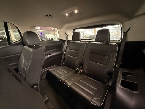 Used 2023 GMC Acadia Denali FWD image 33