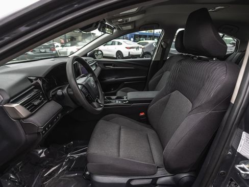 Used 2025 Toyota Camry LE FWD image 19