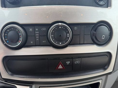 Used 2015 Mercedes-Benz Sprinter 3500 image 66