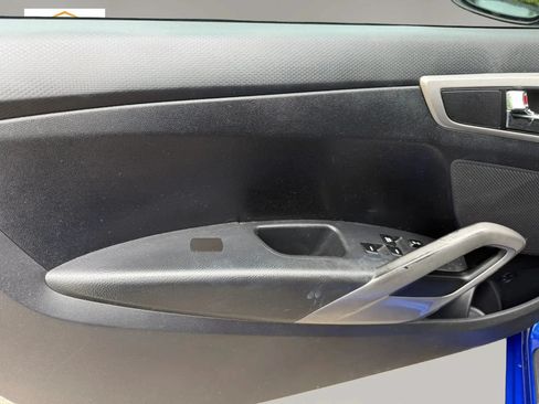 Used 2013 Hyundai Veloster FWD image 10