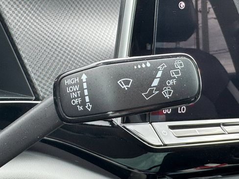 Used 2024 Volkswagen Atlas Peak Edition SEL AWD/4WD image 57