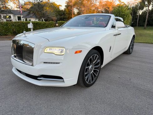 Used 2018 Rolls-Royce Dawn image 4