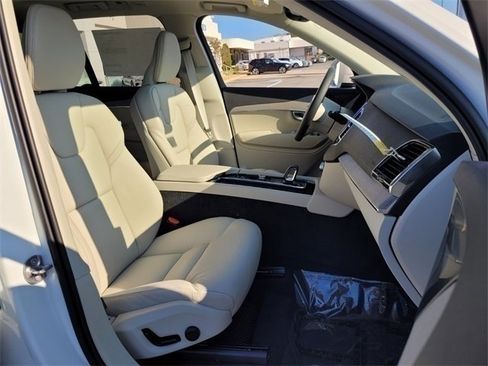 Certified 2025 Volvo XC90 T8 Plus image 13