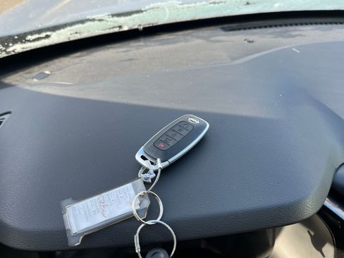 Used 2025 Nissan Pathfinder SV image 21