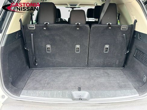 Used 2023 Nissan Pathfinder SV AWD/4WD image 37
