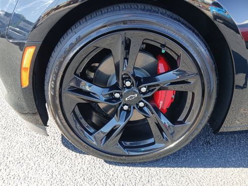 Used 2024 Chevrolet Camaro LT w/ Technology Package image 8