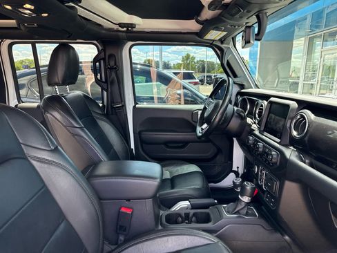 Used 2020 Jeep Wrangler Unlimited Sahara AWD/4WD image 7