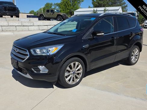 Used 2017 Ford Escape Titanium image 1