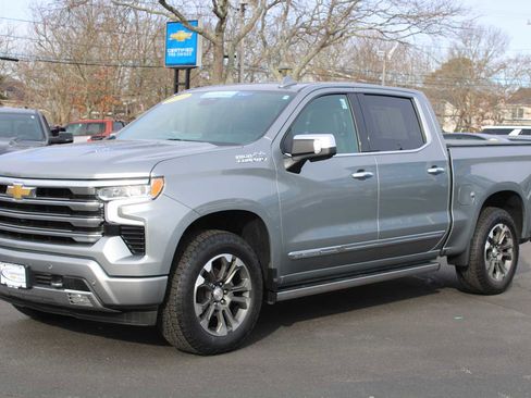 Certified 2024 Chevrolet Silverado 1500 High Country w/ Technology Package image 3