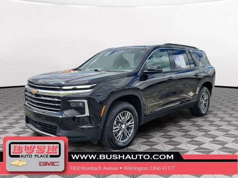 Used 2026 Chevrolet Traverse LT AWD/4WD image 2