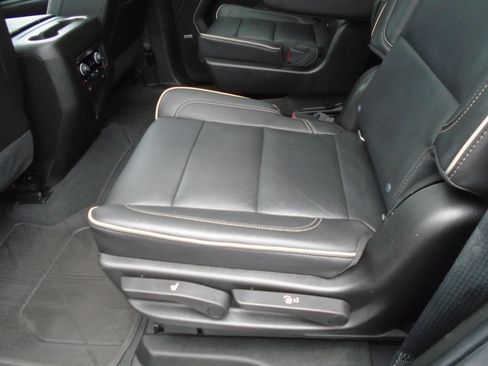 Certified 2021 Chevrolet Tahoe Premier w/ Premium Package AWD/4WD image 51