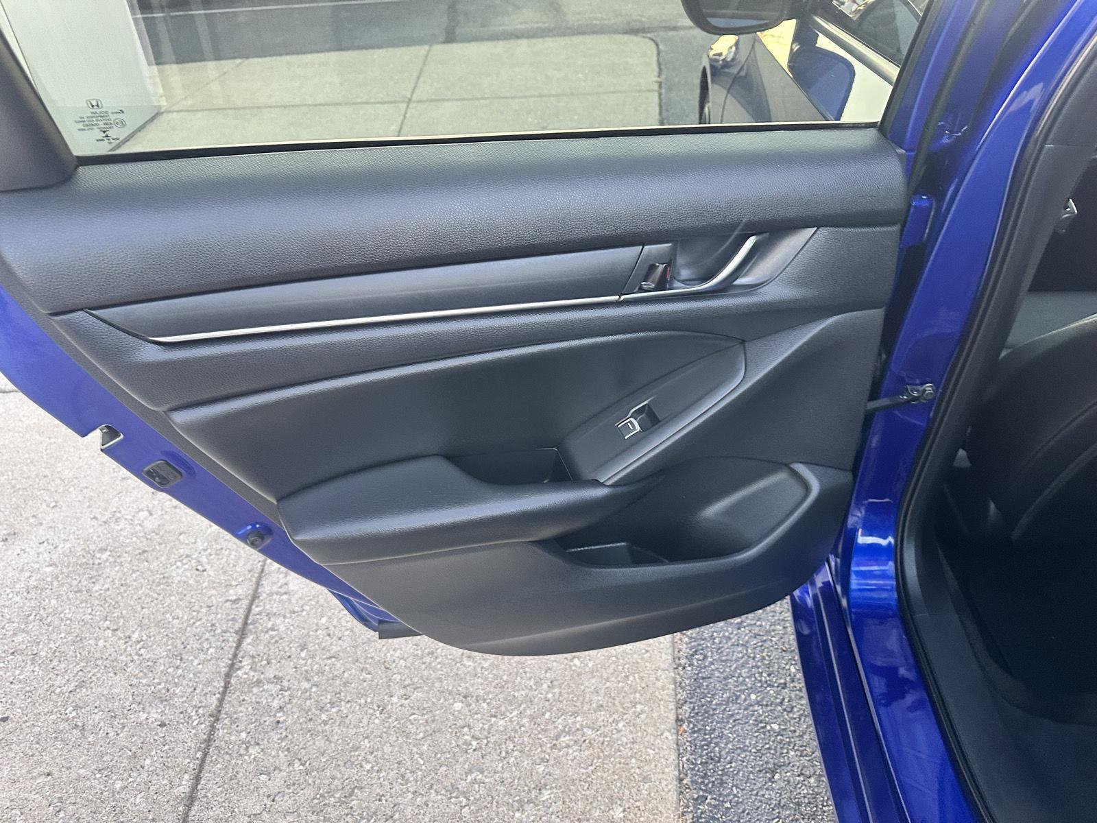 Used 2022 Honda Accord Sport image 19