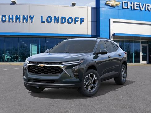 New 2026 Chevrolet Trax LT w/ Driver Confidence Package FWD image 6