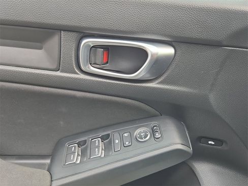 Used 2025 Honda Civic Sport image 8