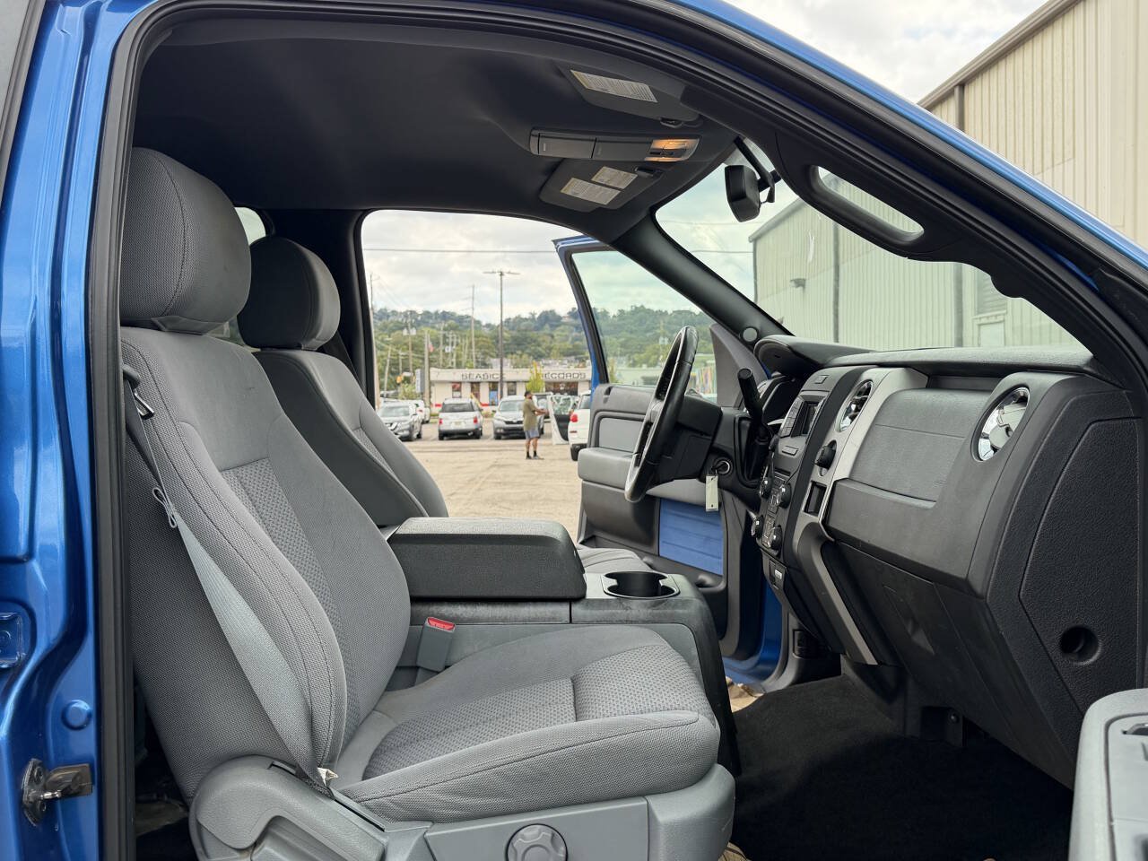 Used 2014 Ford F150 XLT w/ Equipment Group 302A Luxury AWD/4WD image 17