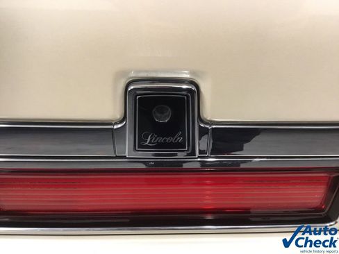Used 1997 Lincoln Town Car Executive RWD image 13