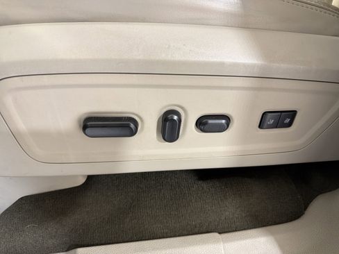 Used 2015 Lincoln Navigator 2WD image 11