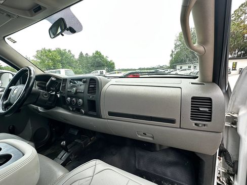 Used 2013 Chevrolet Silverado 2500 W/T AWD/4WD image 37