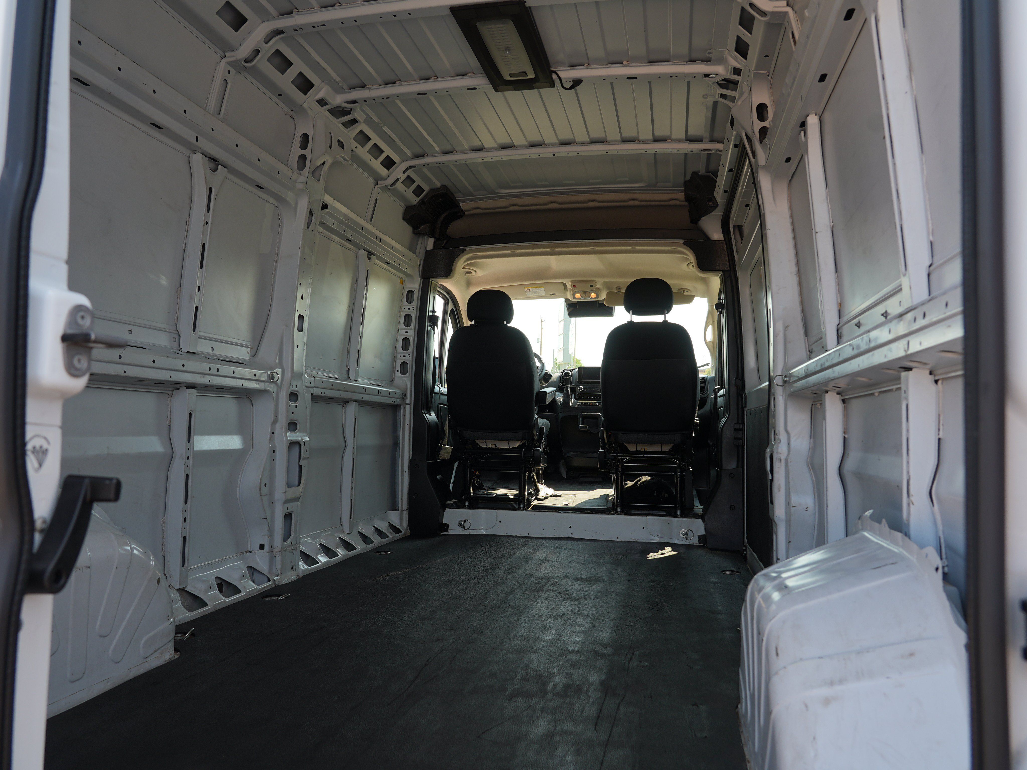 Used 2023 RAM ProMaster 2500 FWD image 18