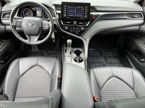 Used 2024 Toyota Camry SE FWD image 9