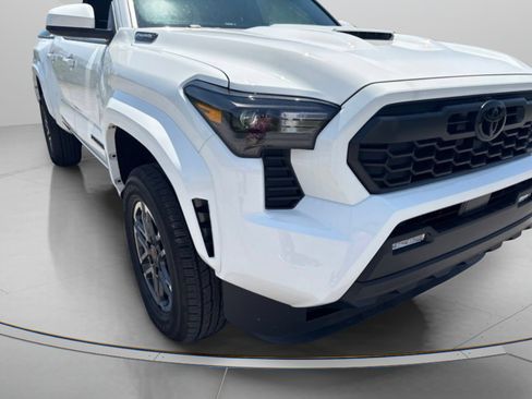 Certified 2026 Toyota Tacoma TRD Sport AWD/4WD image 2
