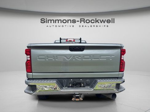 Used 2024 Chevrolet Silverado 3500 LT w/ Convenience Package AWD/4WD image 4