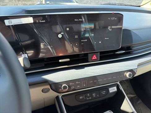 New 2026 Kia Carnival EX FWD image 19