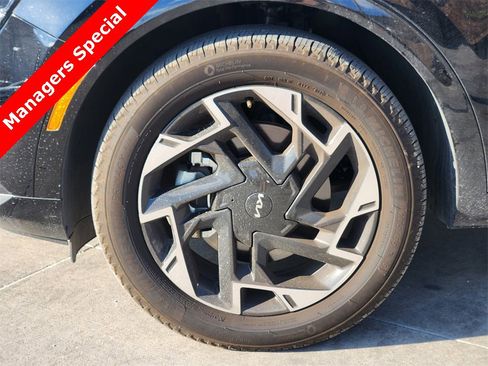 New 2025 Kia Sportage SX image 7