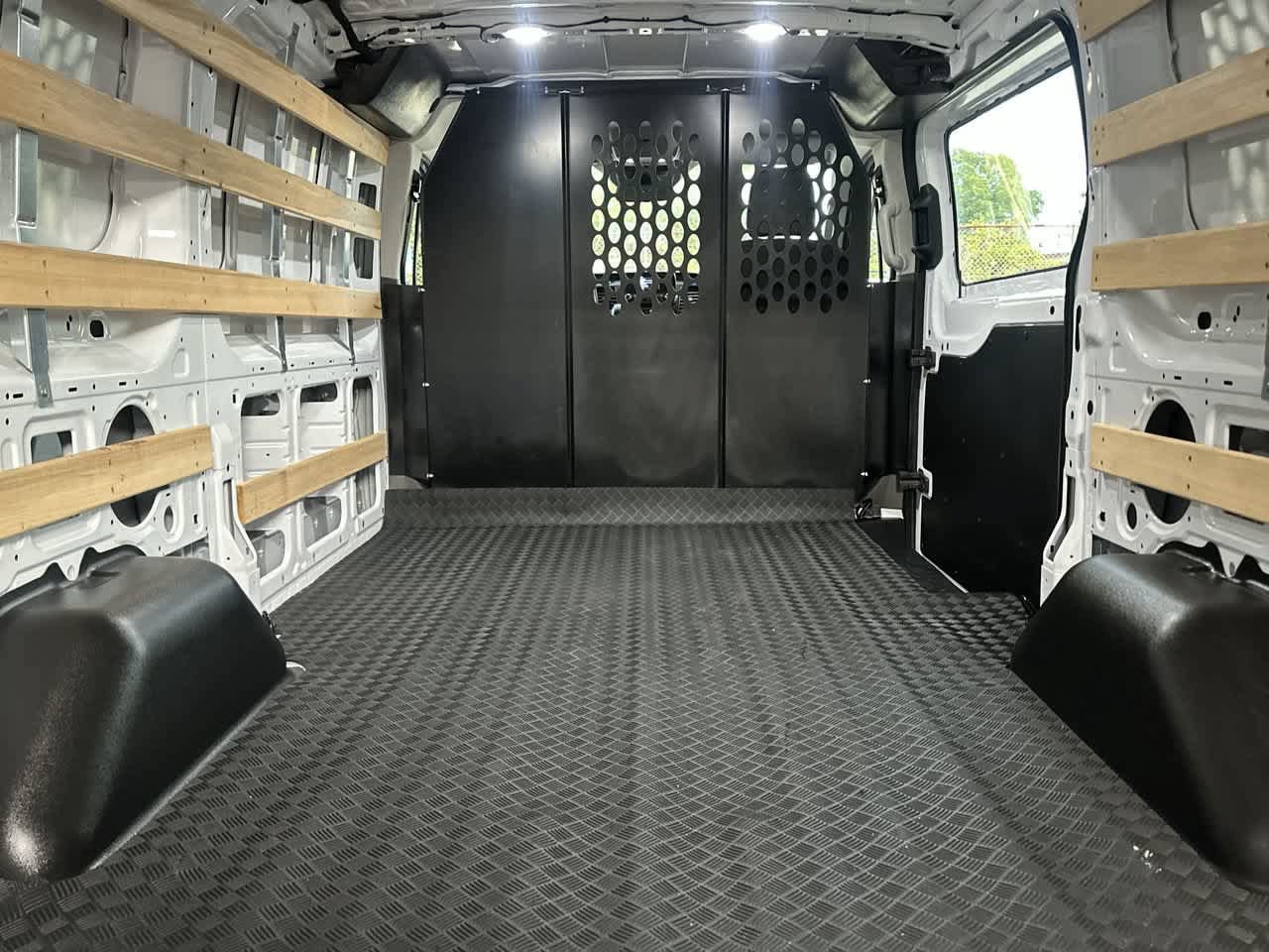 Used 2025 Ford Transit 250 Low Roof w/ Exterior Upgrade Package RWD image 25