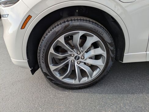 Used 2023 Lincoln Aviator Grand Touring image 11