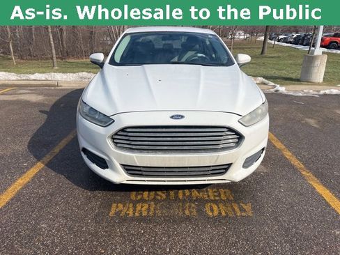 Used 2015 Ford Fusion S image 2