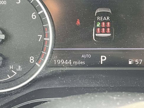 Used 2024 Nissan Pathfinder S image 25