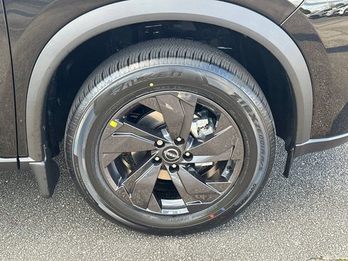 New 2026 Nissan Rogue SV FWD image 12