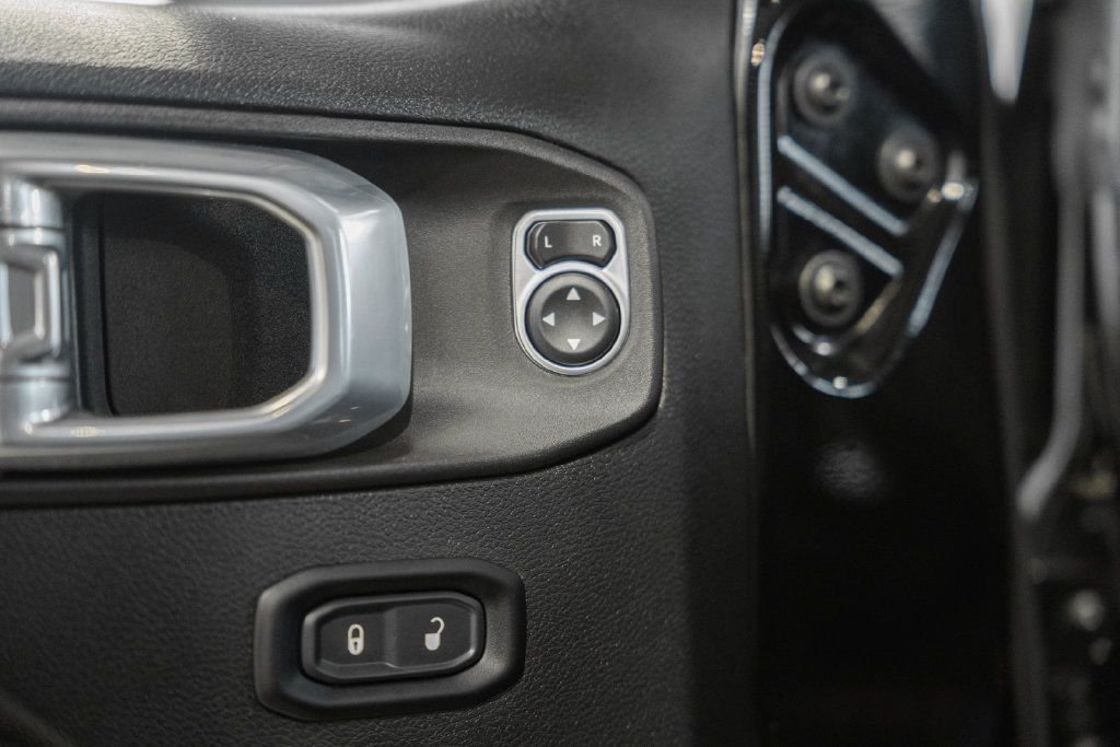 Used 2024 Jeep Wrangler Unlimited Rubicon AWD/4WD image 40
