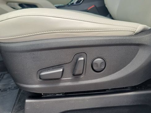 Used 2024 Kia Telluride S w/ S Sunroof Package FWD image 16