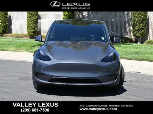 Used 2021 Tesla Model Y Long Range AWD/4WD image 2